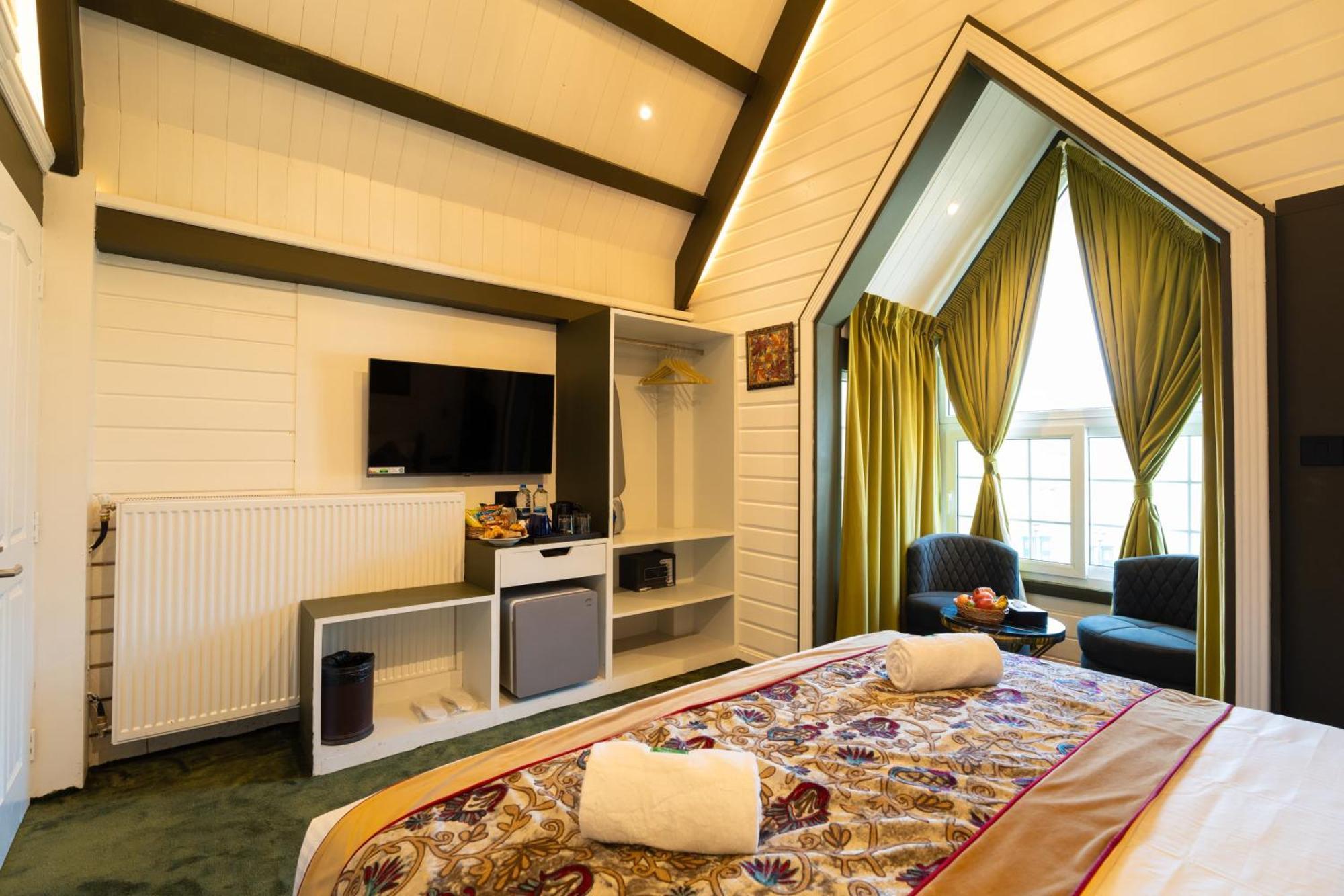Green Rooms Resort Гульмарг Экстерьер фото