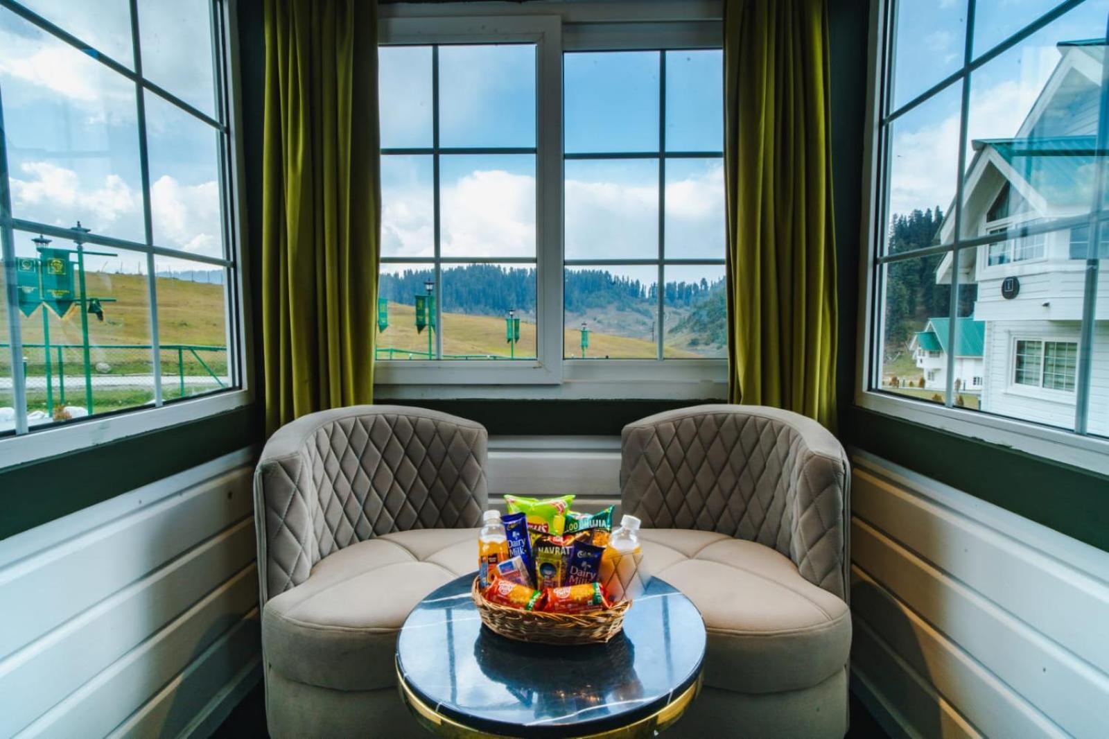 Green Rooms Resort Гульмарг Экстерьер фото